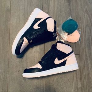 Jordan 1 crimson tint